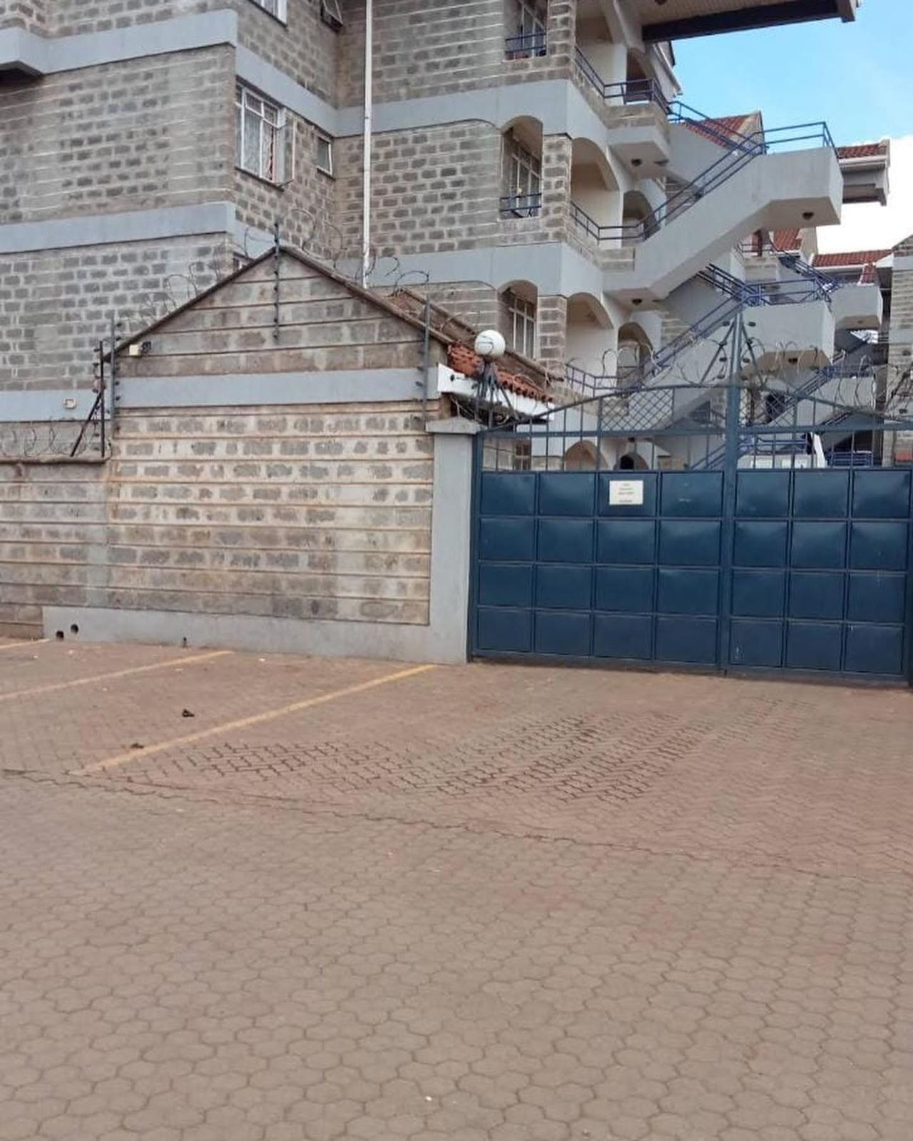 Roasters one bedroom, Garden Estate