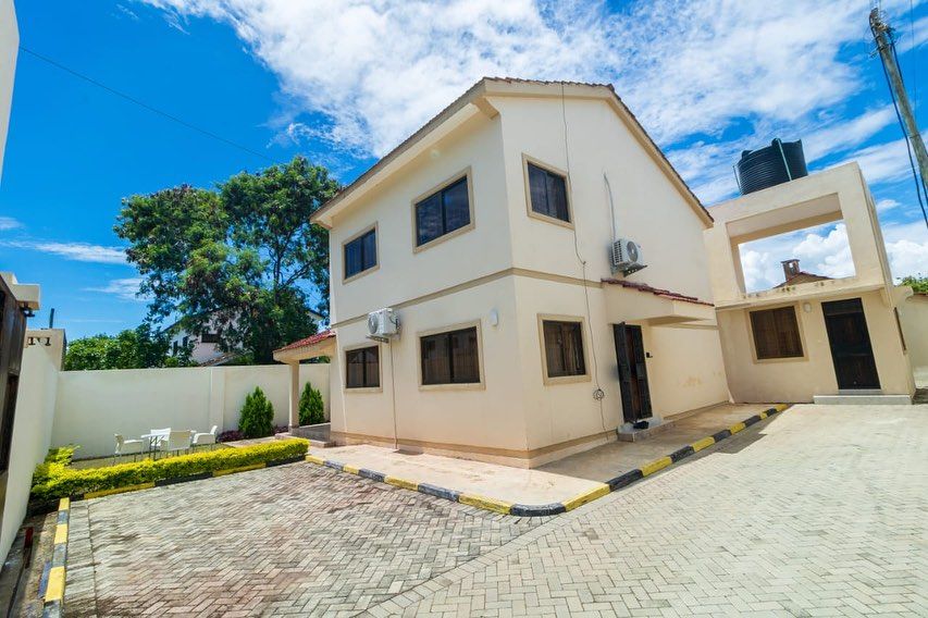 Nyali four bedroom own compound with private pool